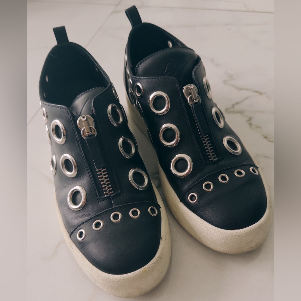 Giuseppe Zanotti
Black Leather Eyelets Flatform Trainers